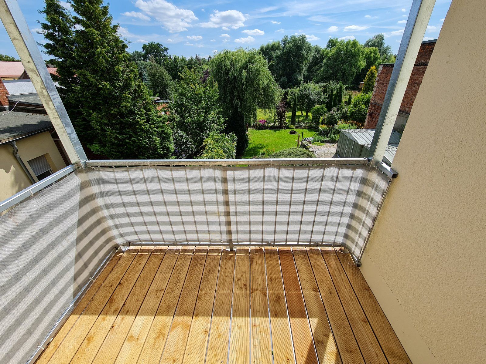 0d8ca7d9-1002-4241-8385-d14e71b01737